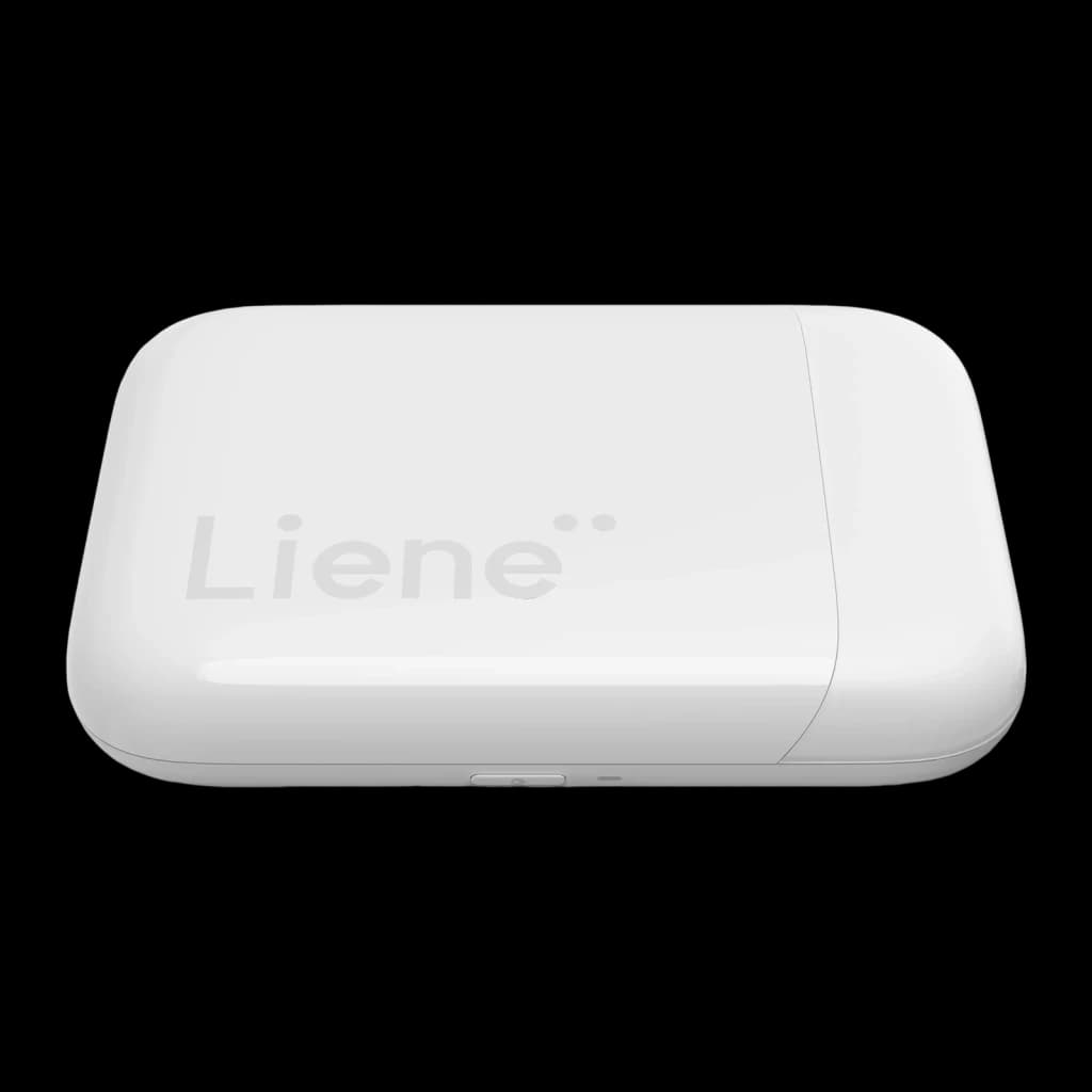 Imprimante photo Liene Pearl ZPP110 2x3 pouces Blanche, détail dessus: logo Liene en relief sur boîtier blanc mat aux coins