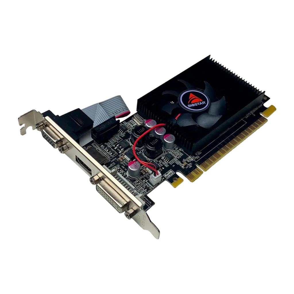 Biostar GeForce GT 610 2GB GDDR3, detalle: PCB negro en perspectiva, ventilador Biostar, condensadores y puertos DVI, HDMI