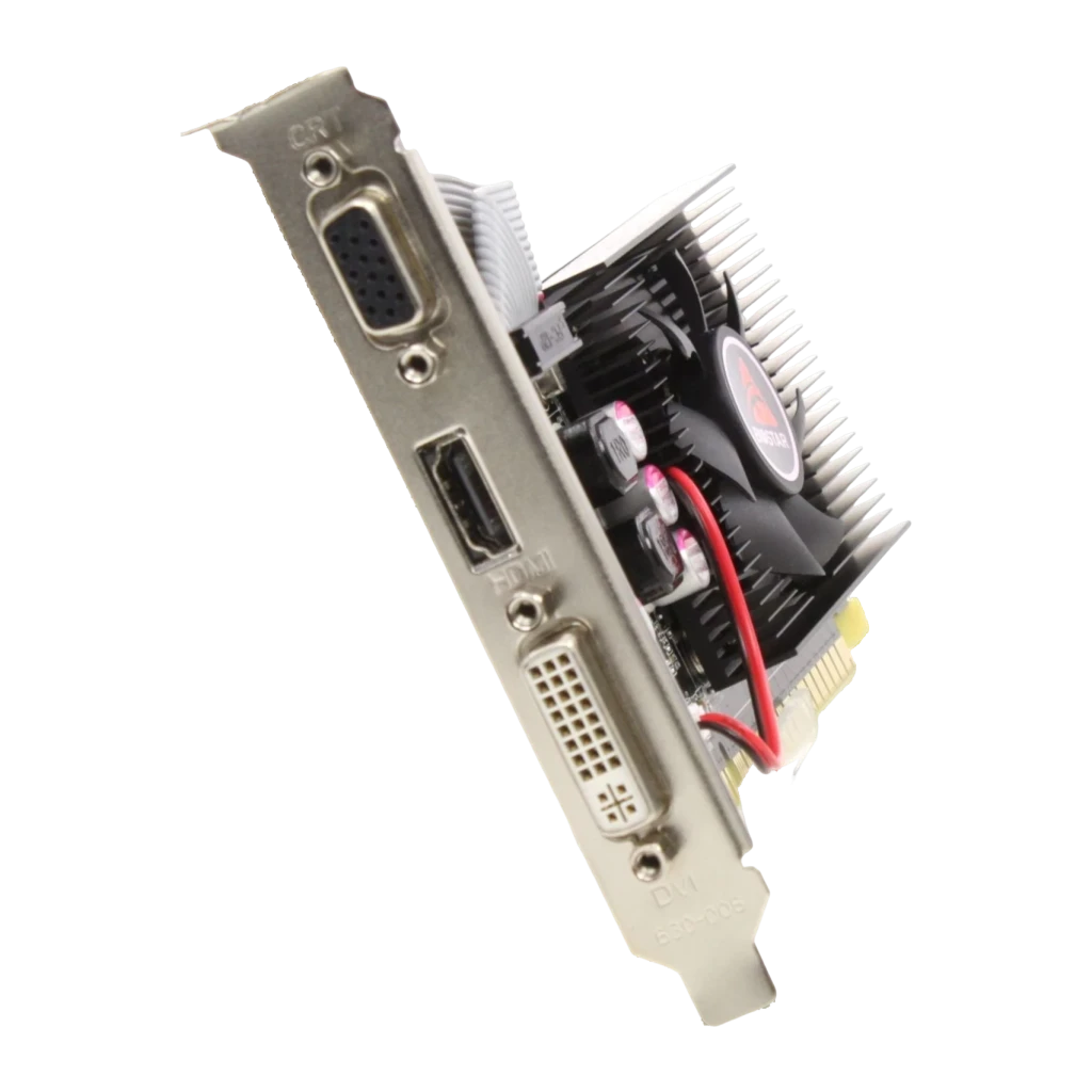 Biostar GeForce GT 610 2GB GDDR3, detalle: bracket con puertos VGA, HDMI y DVI junto al disipador con ventilador