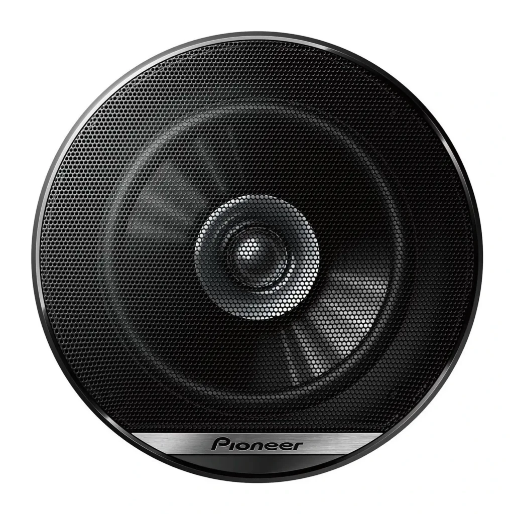 Altavoces de coche Pioneer 35W RMS Negro TS-G1310F, vista frontal: rejilla circular negra con tweeter central y logo Pioneer