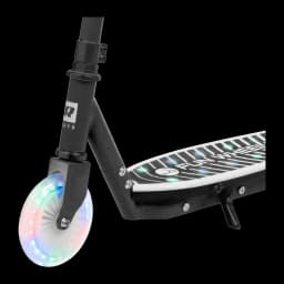 Trotinete Elétrica Fun Wheels Light Black Rebel ZAB0033 50W 6km 8km/h, detalhe: roda dianteira com luzes LED multicolor