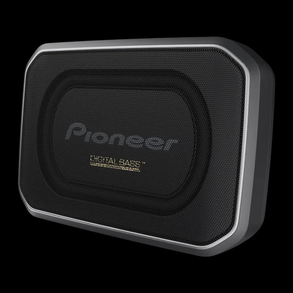 Caisson de basses Pioneer Actif Compact 170W Noir TS-WX140DA, détail: grille avant avec logo Pioneer et badge Digital Bass