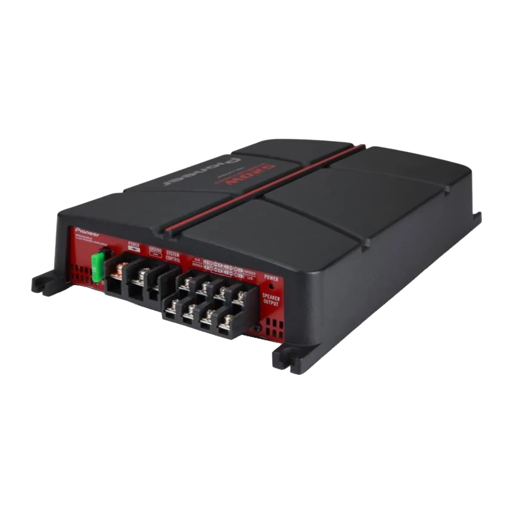 Amplificateur voiture Pioneer 4 canaux 520W RMS Noir GM-A4704, vue arrière: panneau rouge avec bornes haut-parleurs