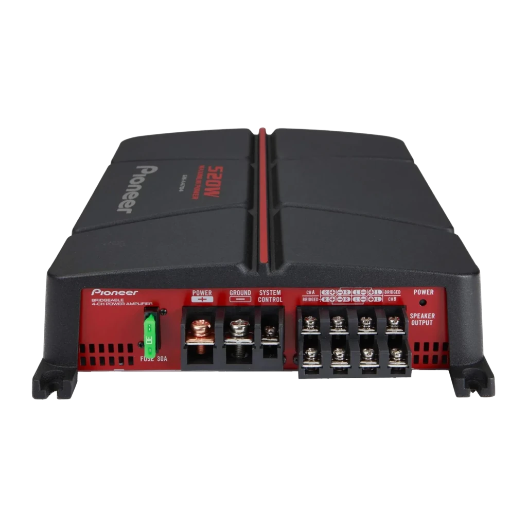 Amplificateur voiture Pioneer 4 canaux 520W RMS Noir GM-A4704, vue arrière: panneau de connexions avec bornes haut-parleurs