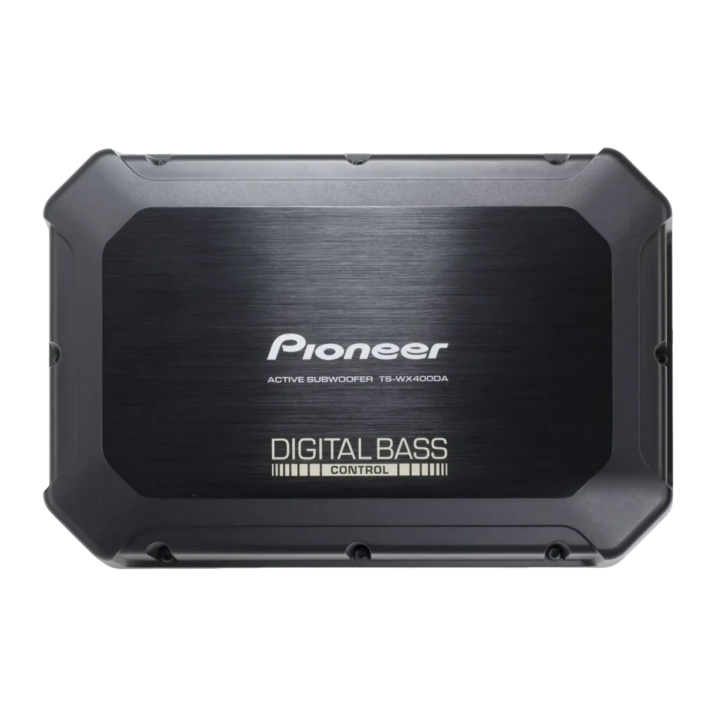Caisson de basses voiture Pioneer Actif 250W Classe D Noir TS-WX400DA, détail: panneau supérieur brossé avec logo Pioneer