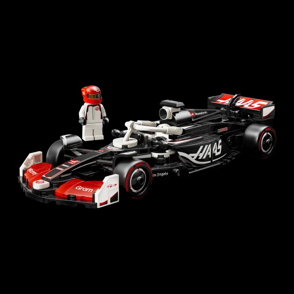 Set LEGO Speed Champions MoneyGram Haas F1 Team VF-24 77250 242 pièces, vue de face: monoplace noir et rouge