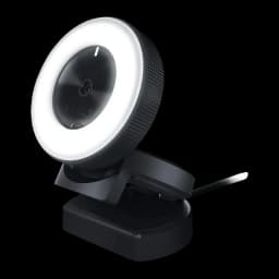 Webcam Razer Kiyo Full HD 60fps Microfone USB Preto, vista frontal: anel de luz LED aceso, lente central e suporte articulado