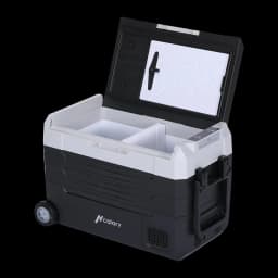 Glacière portable Hcalory D55M+ 50W 55L Dual Zone, détail: intérieur ouvert avec deux compartiments, couvercle isolant