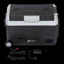 Glacière portable Hcalory D55M+ 50W 55L Dual Zone, détail: vue de face avec roulettes, grille de ventilation et câbles