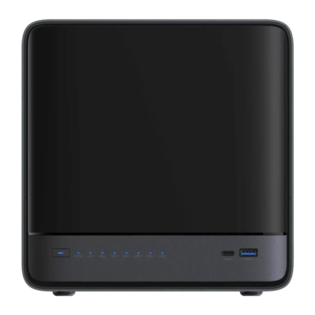 NAS Minisforum N5 Air 64GB SSD Sin RAM AMD Ryzen 7 255 MinisCloud OS, detalle frontal: LEDs azules de estado, puerto USB-C