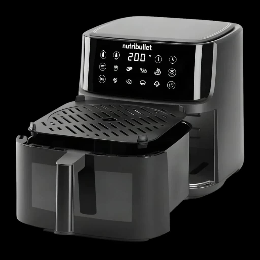 Friteuse à air NutriBullet CrispLite Vision 8L 2000W 8 programmes Noir, vue avant en angle: écran tactile à 200°C, panier