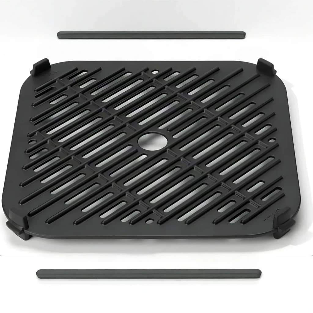 Friteuse à air NutriBullet CrispLite Vision 8L 2000W 8 programmes Noir, en usage: grille de cuisson noire carrée avec fentes