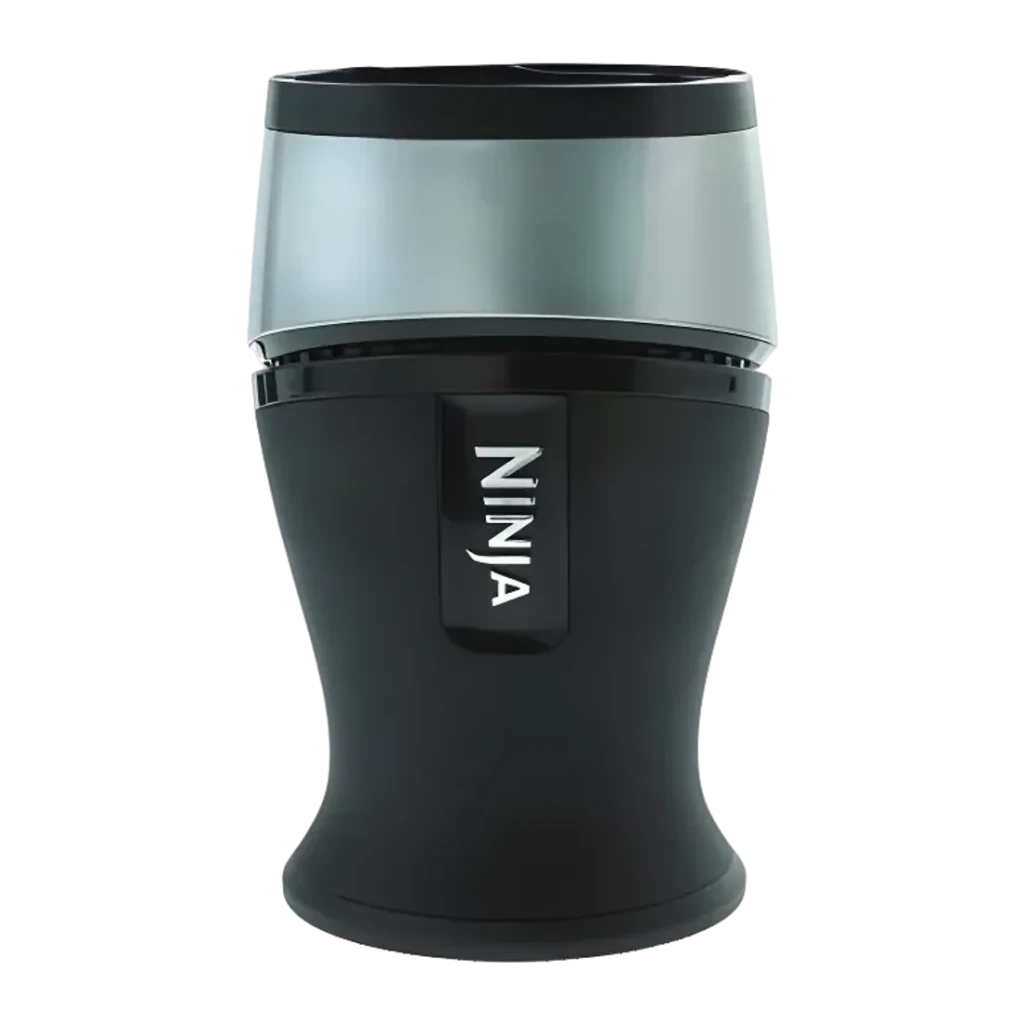 Liquidificador Ninja 0,47L 700W Preto/Prata QB3001, vista frontal: base preta com logo Ninja e tampa prateada