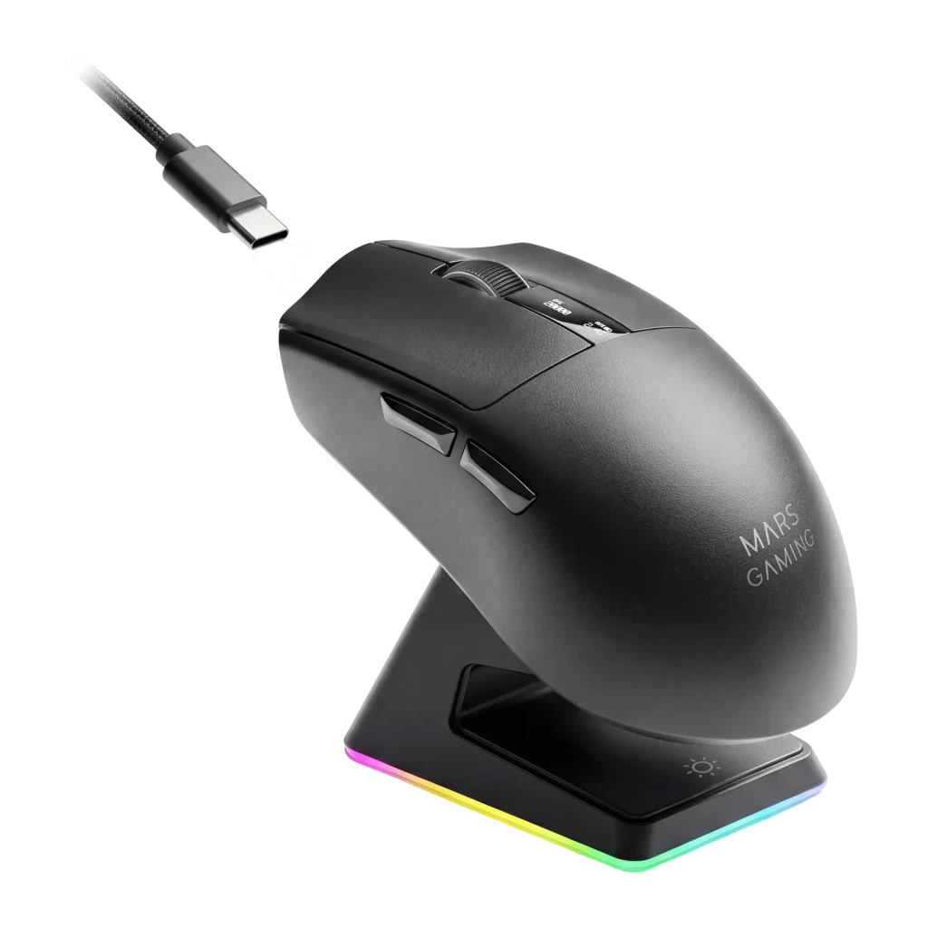 Souris Gaming Mars Gaming Sans Fil 20000 DPI RGB Noir/Blanc MMWELITE, vue latérale: sur socle de charge RGB avec câble USB-C