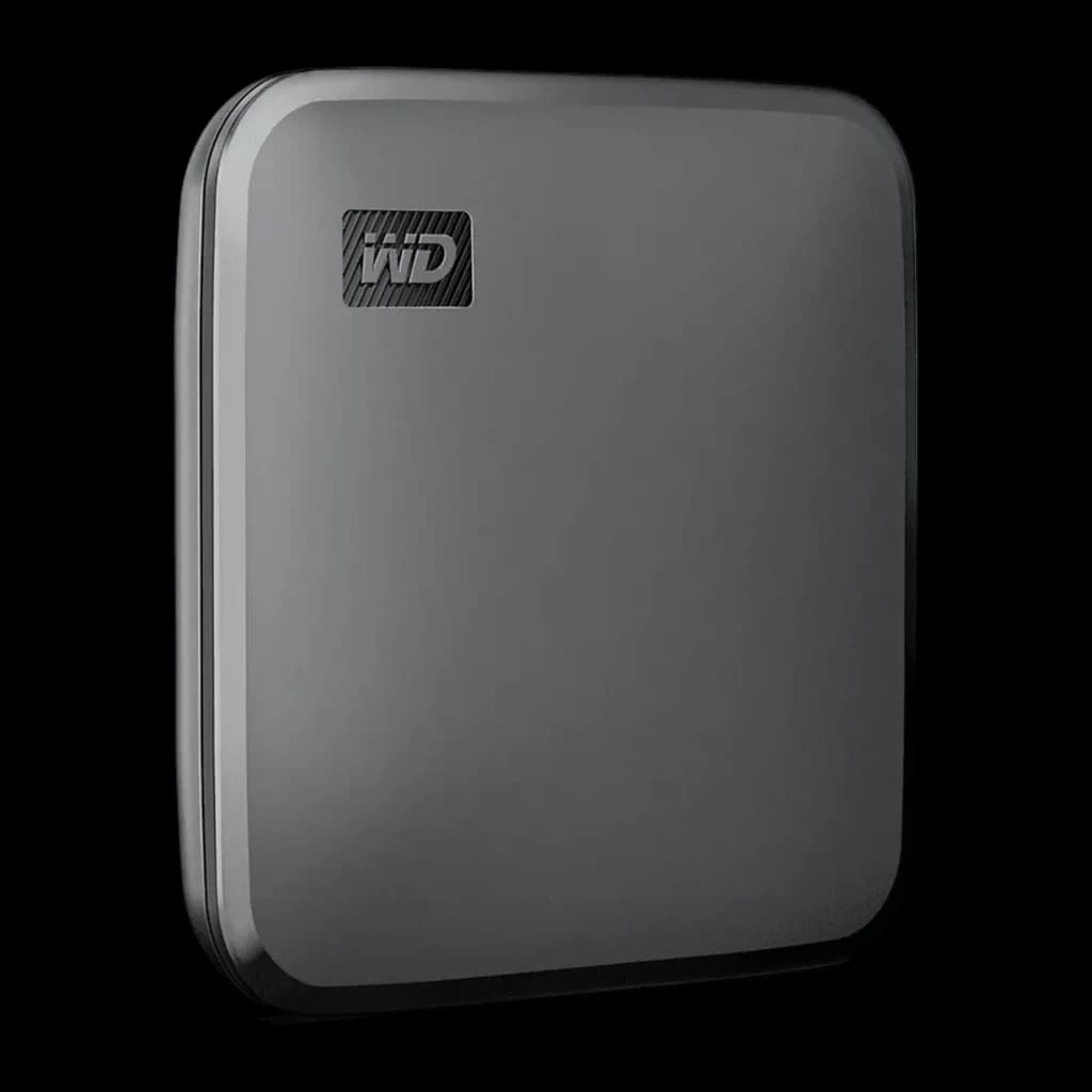 SSD Externe SanDisk Elements SE 2 To USB 3.0 Noir, vue en angle: boîtier gris avec logo WD en relief sur fond sombre