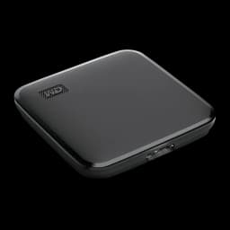 SSD Externe SanDisk Elements SE 2 To USB 3.0 Noir, vue en perspective: surface brillante, logo WD en relief et port USB