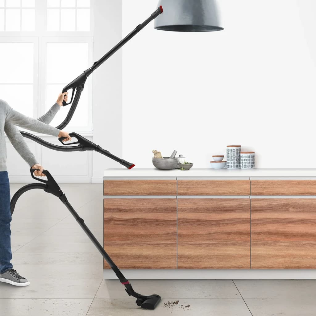 Aspirateur traîneau Bosch Série 6 Noir/Gris 600W BGB6X330, utilisation: personne aspirant sol cuisine avec flexible allongé