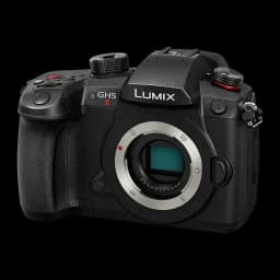 Appareil photo hybride Panasonic Lumix Noir Live MOS Micro 4/3 4K UHD 20,3MP DC-GH5M2, vue avant: boîtier nu avec capteur