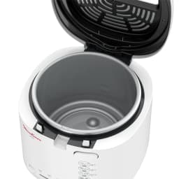 Freidora de aceite Moulinex 1,8L 1600W Blanco AF2031, interior abierto: cubeta antiadherente y tapa negra con rejilla
