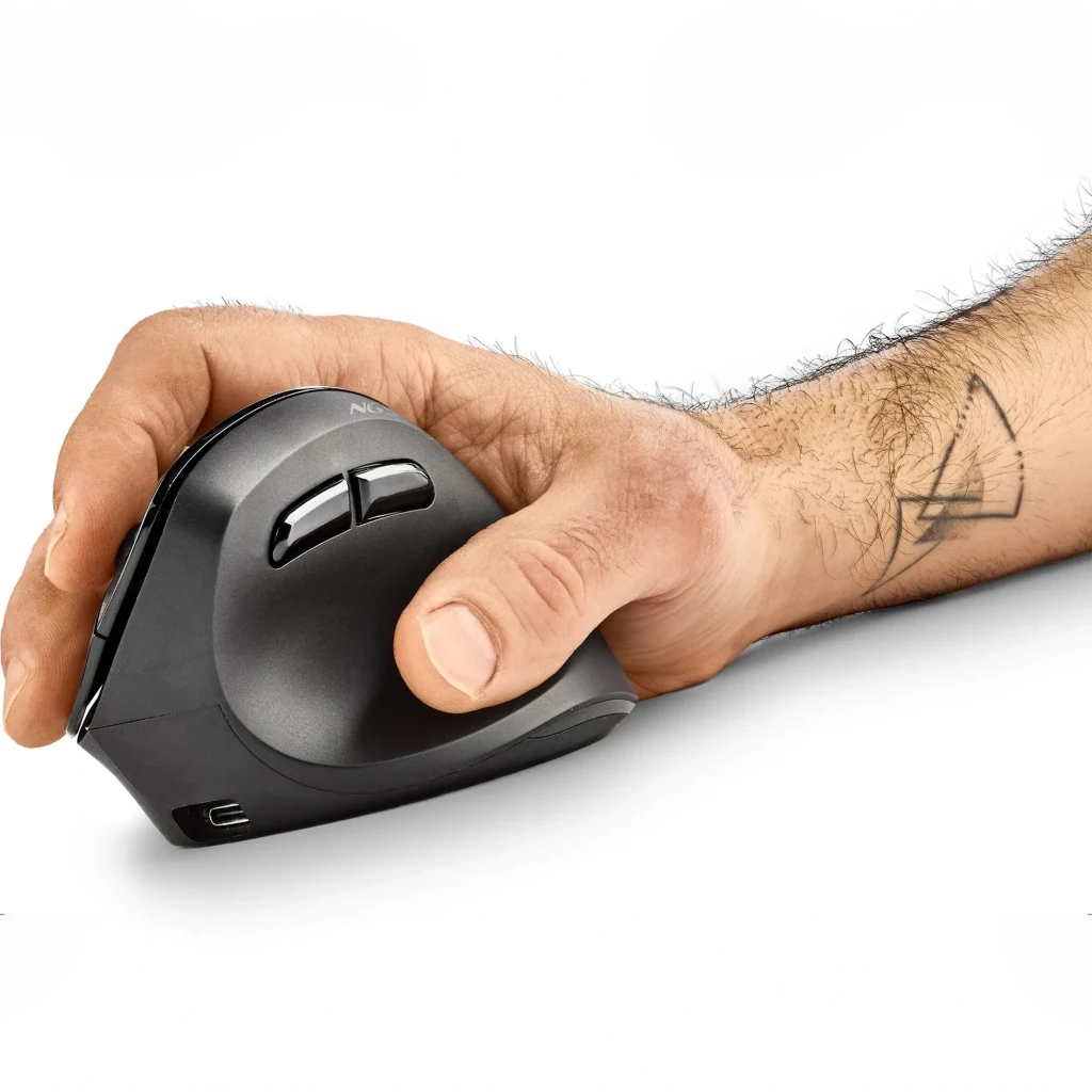 Ratón NGS Evo Moksha Negro Inalámbrico RF Ergonómico Vertical, en uso: mano sujetándolo en posición vertical, rueda