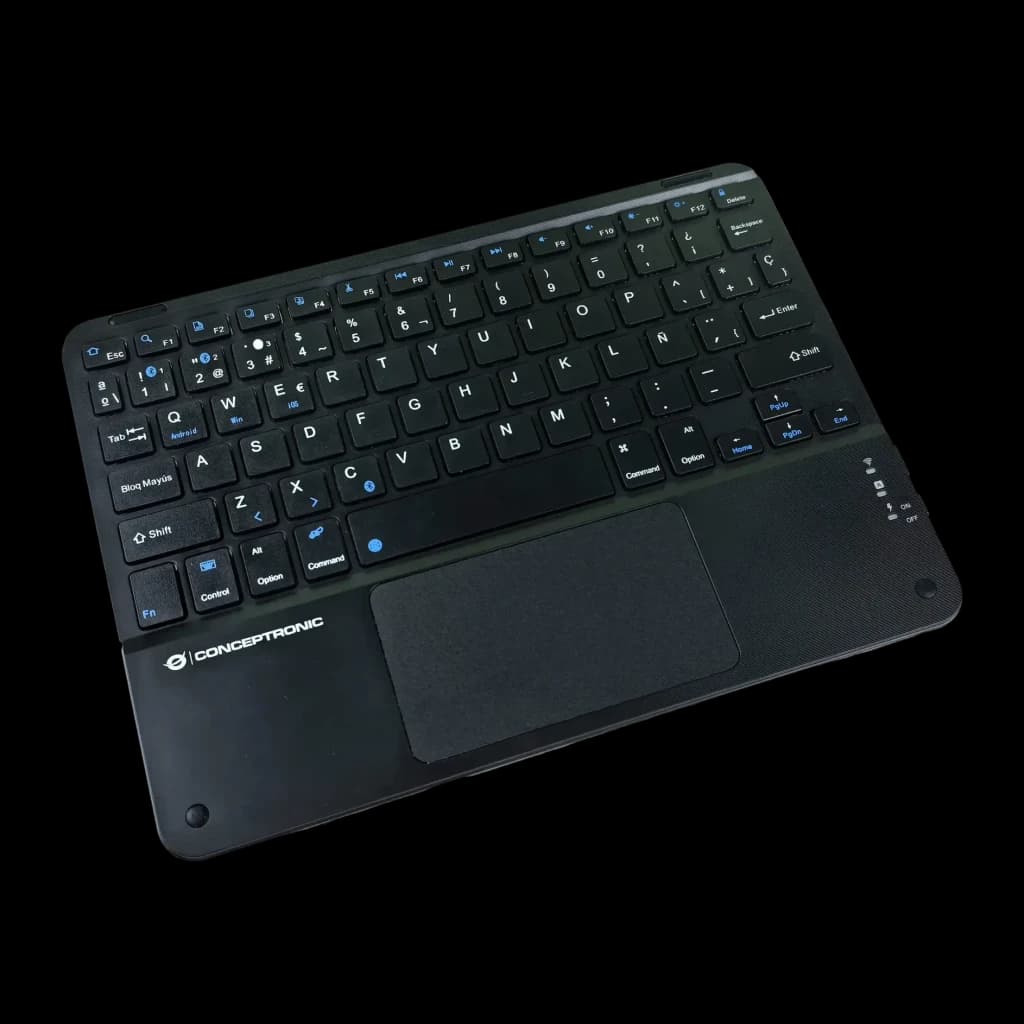 Teclado Conceptronic Negro Bluetooth 5.4 QWERTY Español TOBIN01BES, vista en ángulo: teclas azules y touchpad integrado