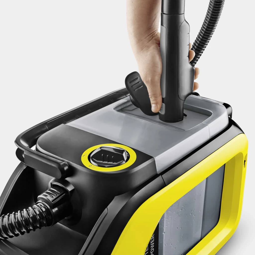 Aspiradora en húmedo y seco Kärcher SE 3-18 Compact Battery Set Sin cable 184W 12min, detalle superior: mano extrayendo