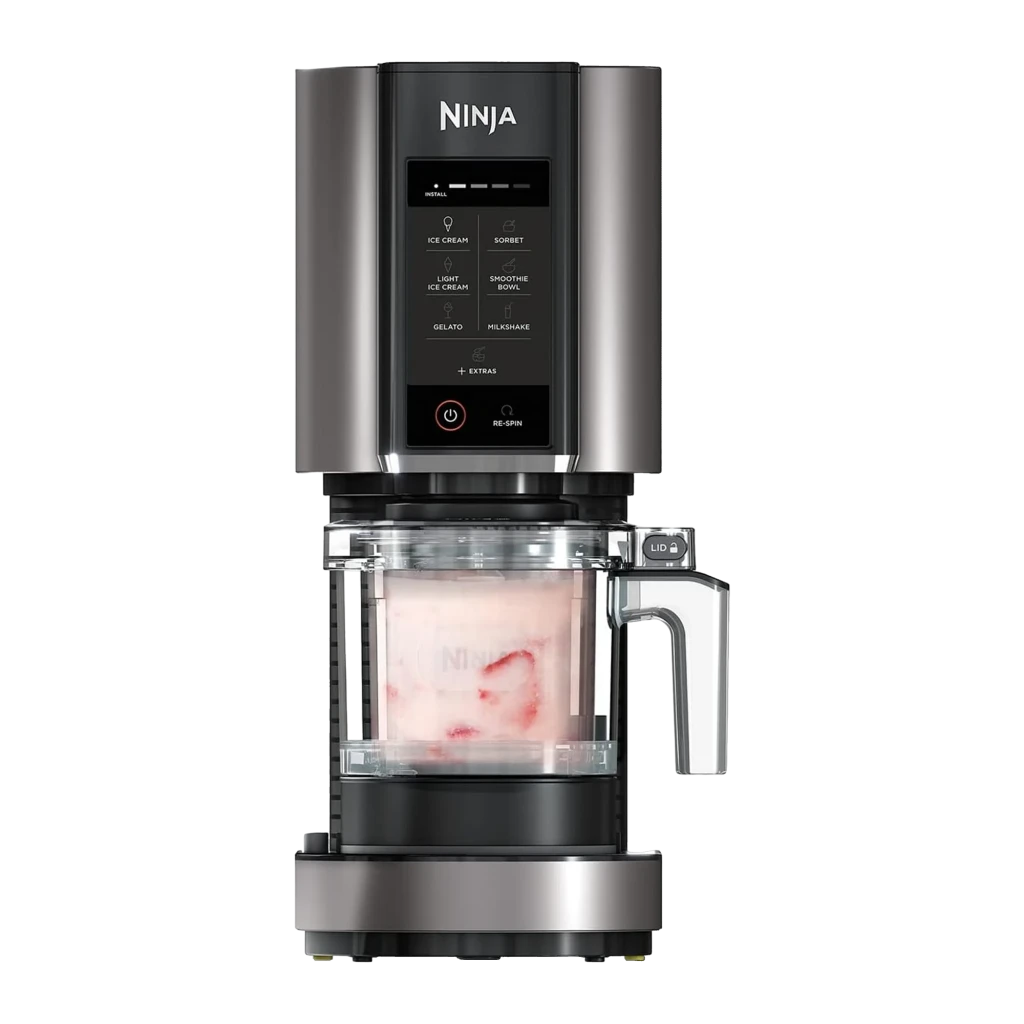 Sorbetière Ninja CREAMi 1,4L 800W Noir/Argent NC300EU, vue de face: panneau tactile avec modes et bol avec glace à la fraise