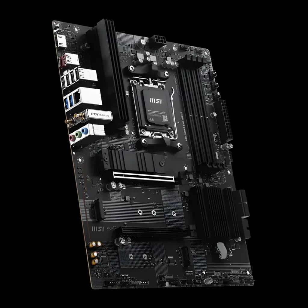 Carte mère MSI PRO B840-S EVO WiFi 6E AMD AM5 DDR5 ATX Noir, vue en angle: socket AM5, dissipateurs VRM et panneau I/O