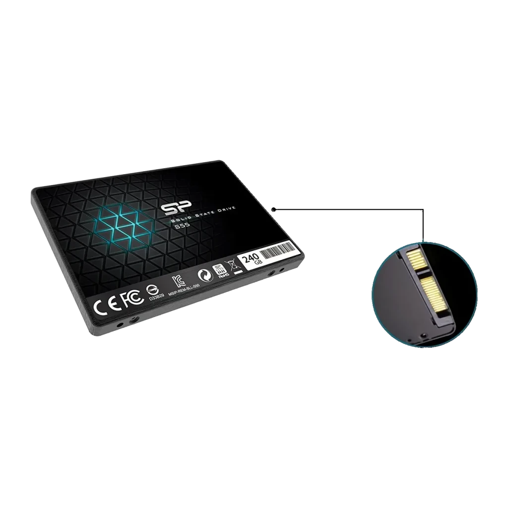 SSD Silicon Power Slim S55 240 Go 2.5 pouces SATA Noir, vue en perspective: boîtier logo SP et zoom sur le connecteur SATA