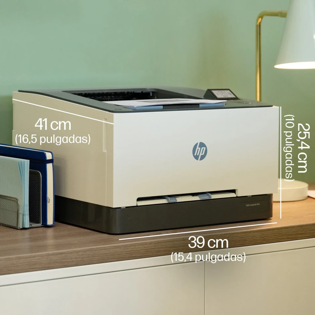 Impresora láser HP Color LaserJet Pro 3202dn Dúplex sobre escritorio con dimensiones: 41x39x25,4 cm