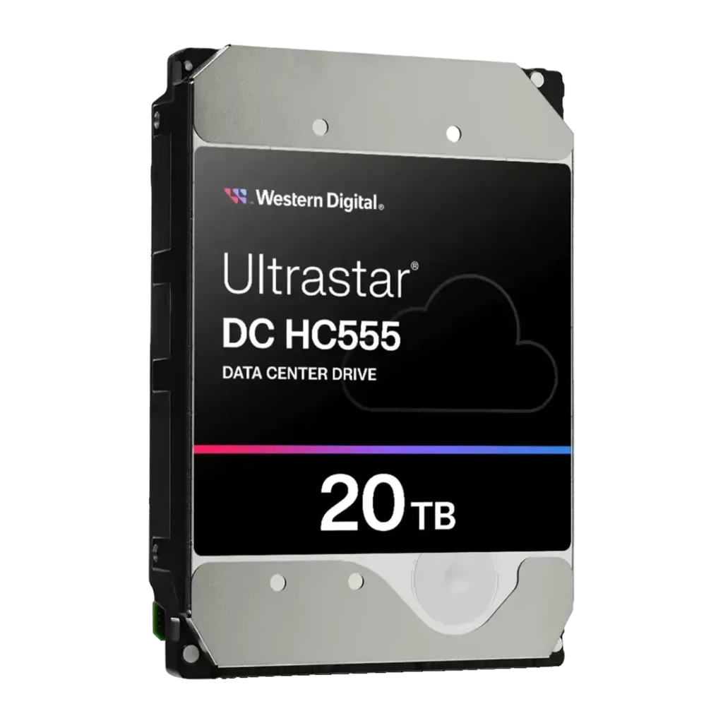 Disque dur Western Digital Ultrastar DC HC555 20To HDD 3,5 pouces 7200RPM, vue de face en angle: étiquette noire avec logo