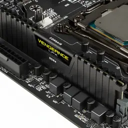 Memoria RAM Corsair Vengeance LPX 16GB DDR4 2400MHz 1x16GB Negro, instalada en placa base: disipador negro con letras