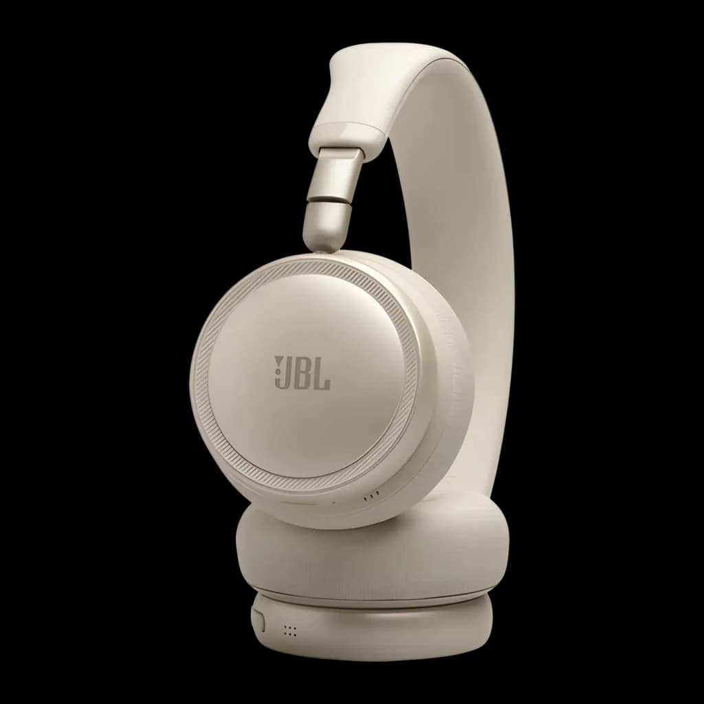 Auriculares de diadema JBL Live 680NC Cancelación de Ruido Adaptativa Champán, vista frontal 3/4: logo JBL en copa derecha