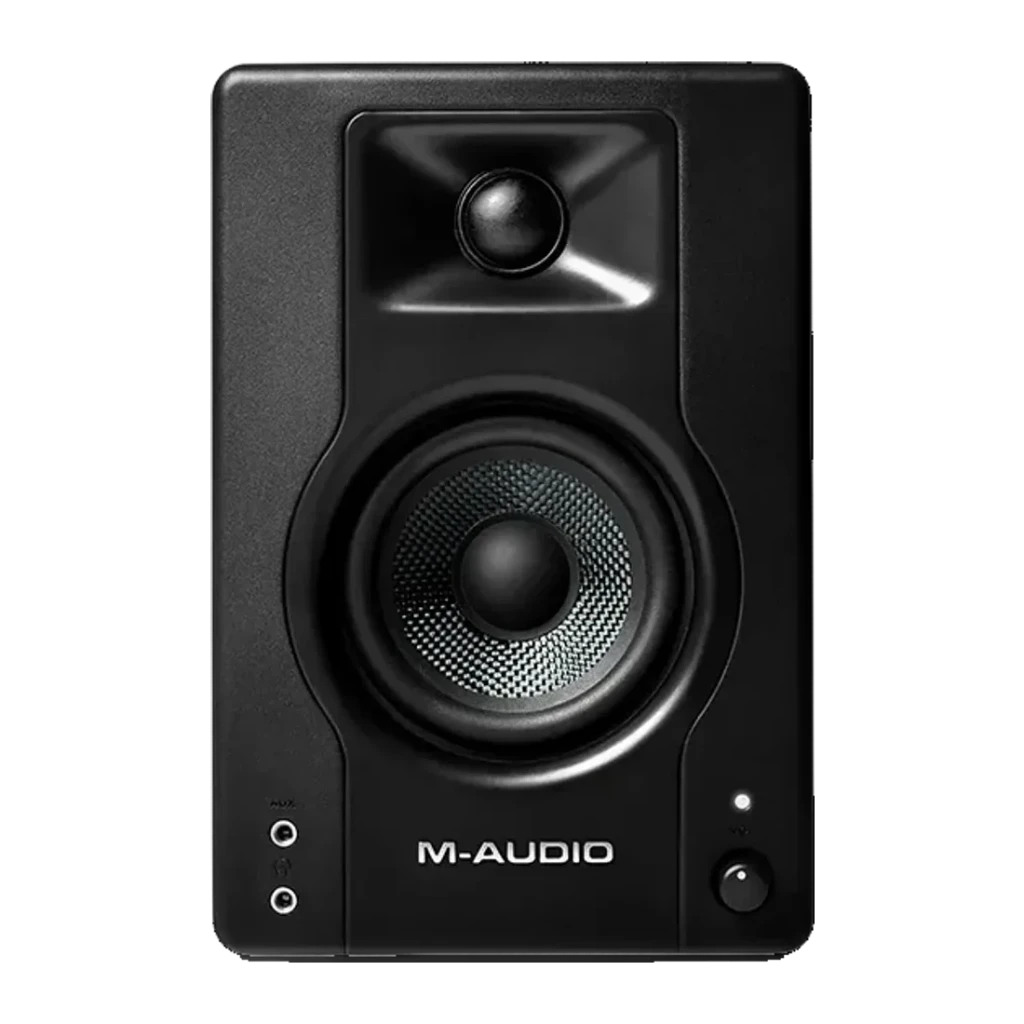 Moniteurs de studio M-Audio BX3 50W RMS Jack 3,5mm / 6,35mm Noir, vue avant: woofer, tweeter et logo M-Audio visibles