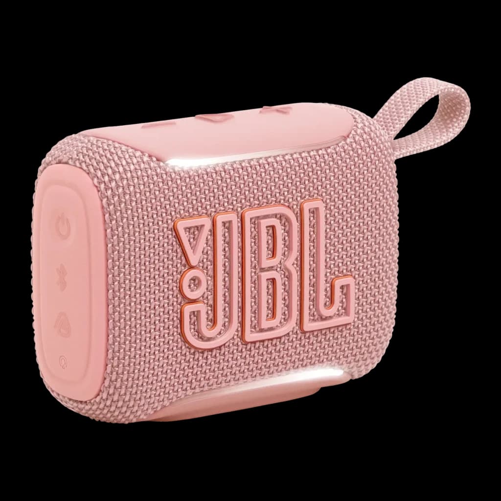 Altavoz portátil JBL Go 5 IP68 4,8W Bluetooth Rosa, vista en ángulo: rejilla de tela, logo JBL en relieve, botones laterales