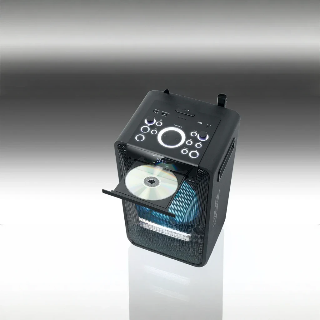 Coluna de Festa Muse DJ 300W Bluetooth Preto M-1920, em uso: bandeja de CD aberta com disco, painel de controlos superior