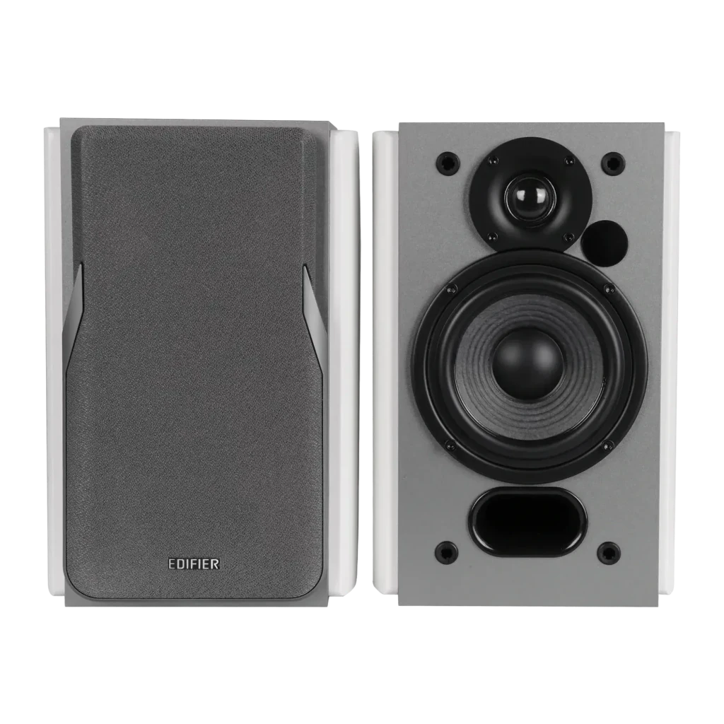 Enceintes Edifier 42W Bluetooth 5.1 Blanc R1380DB, détail: une avec grille et une sans, révélant tweeter, woofer et port