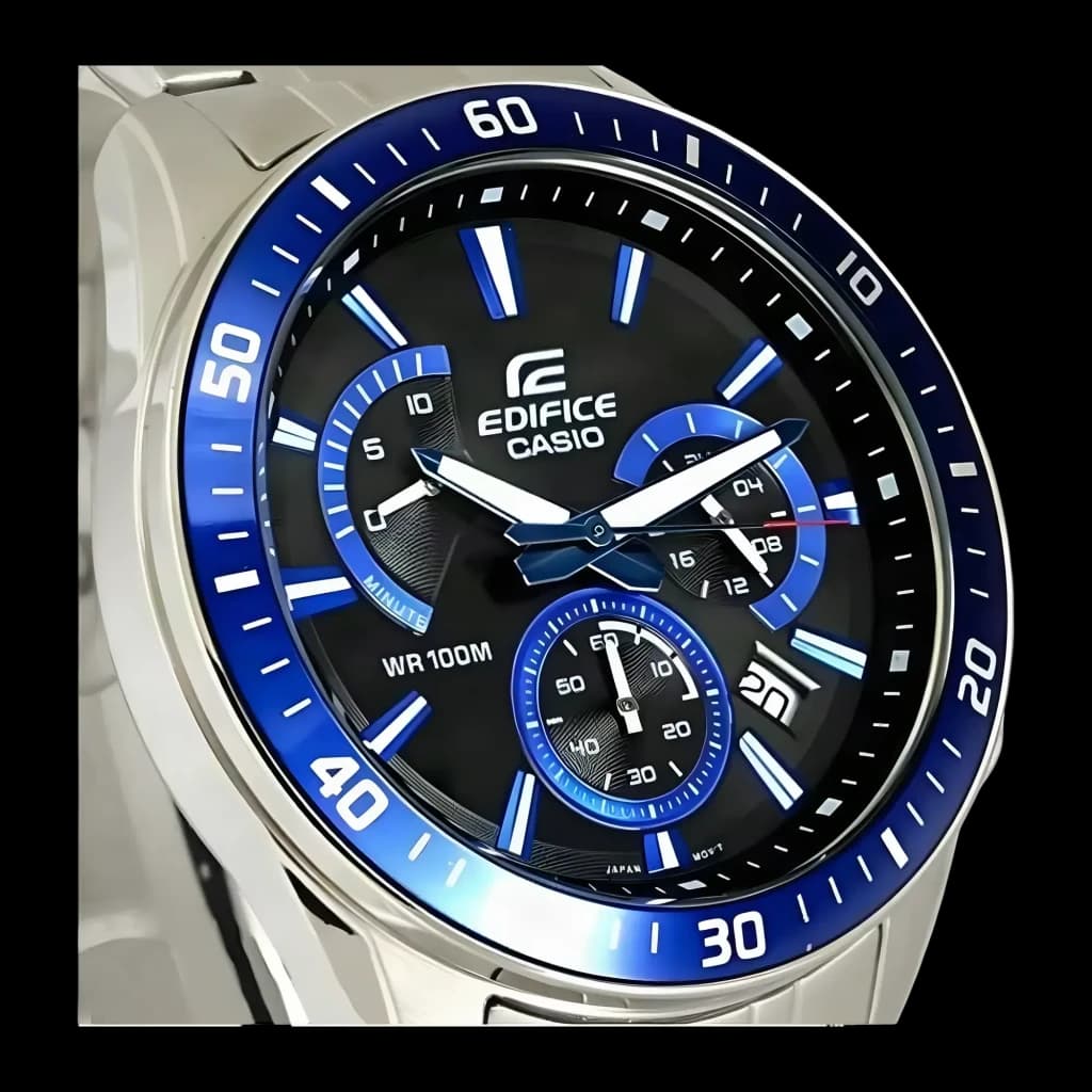 Casio Edifice EFR-552D-1A2VUEF Bleu Batterie 3 ans Acier inoxydable 10ATM, détail: cadran noir avec lunette bleue