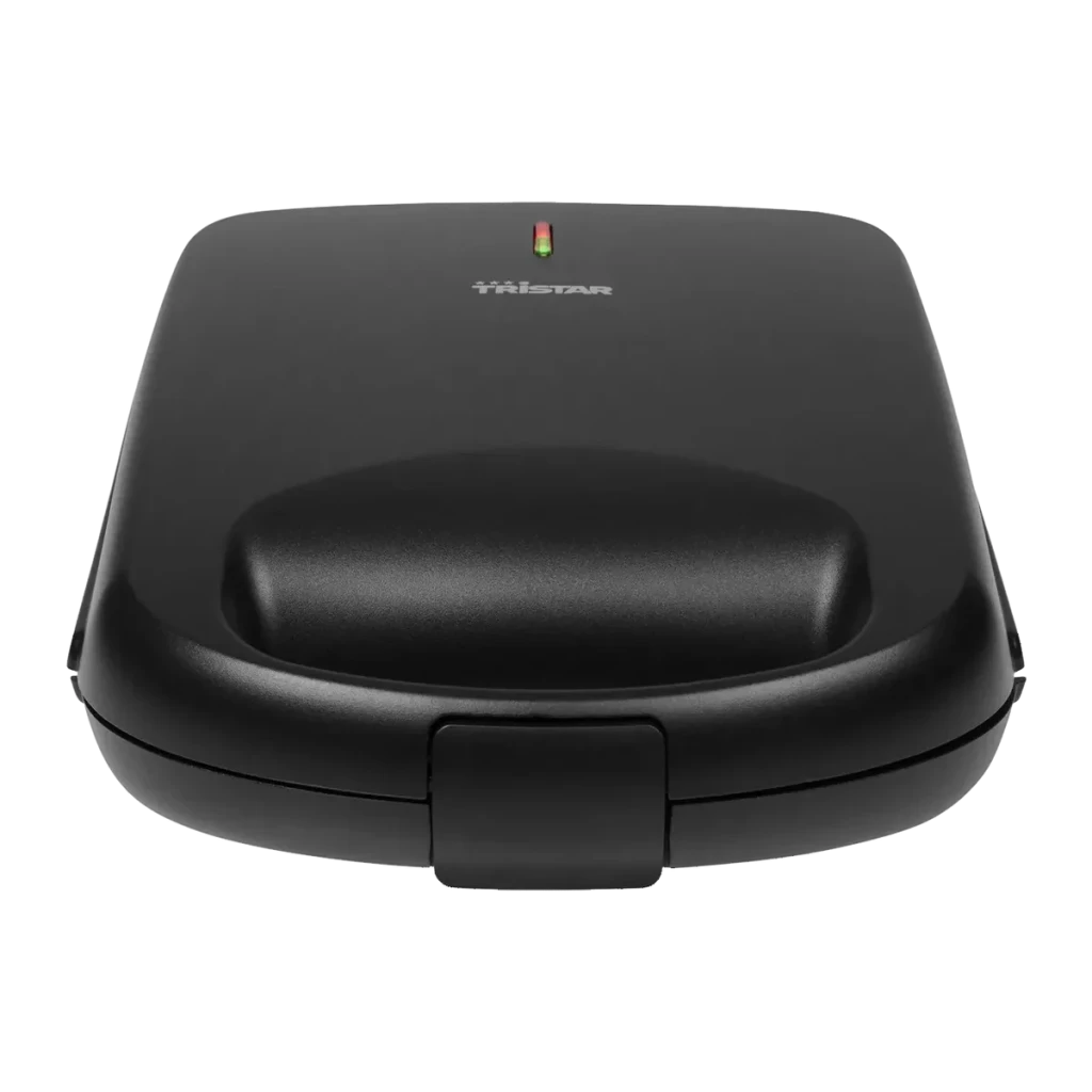 Sandwichera Tristar XL 1500W 4 sándwiches Negro SA-3069, detalle: tapa superior con logo, cierre frontal e indicadores LED