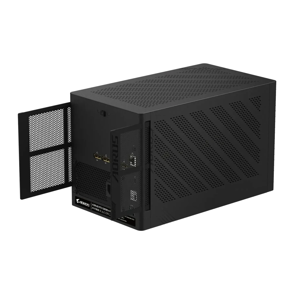 Gigabyte AORUS GeForce RTX 5090 AI BOX 32Go GDDR7 Noir, vue latérale arrière: panneau ouvert révélant les ports et grilles