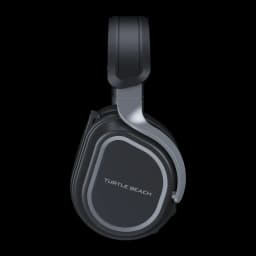 Casque Gaming Turtle Beach Stealth 700 Gen 3 Sans Fil Noir, vue latérale: coque avec logo Turtle Beach et anneau argenté