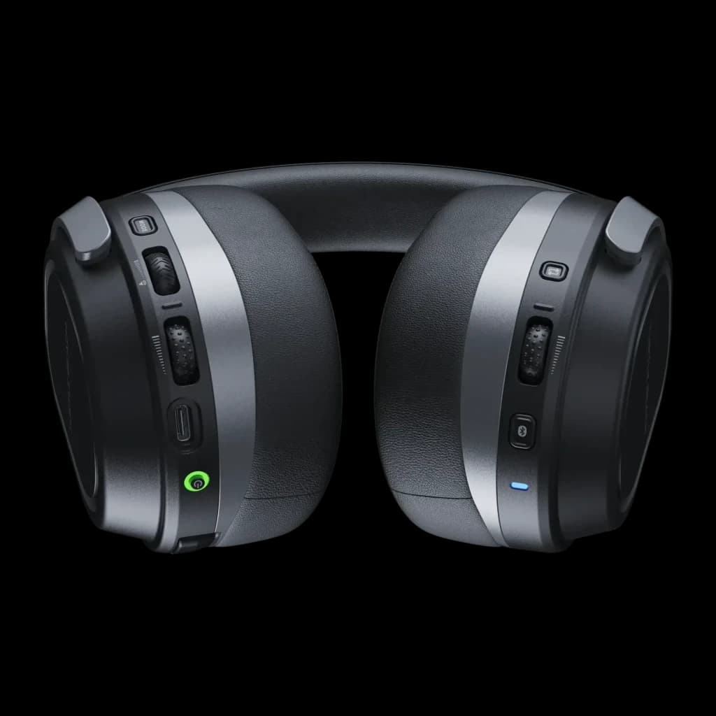 Casque Gaming Turtle Beach Stealth 700 Gen 3 Sans Fil Noir, vue de face: boutons et ports USB-C sur les deux oreillettes