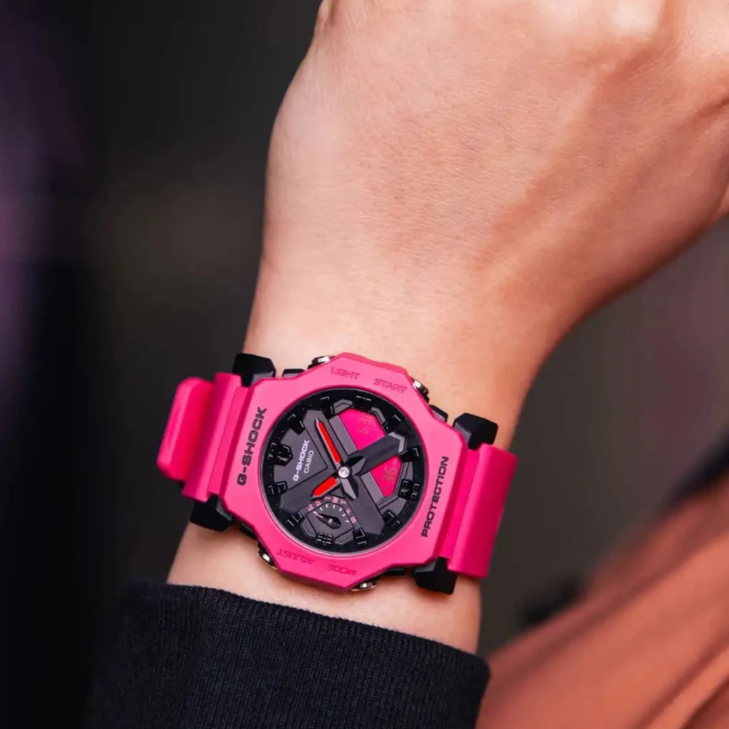 Casio G-Shock GA-2300-4A Rosa Cronómetro, Alarme, Contagem Decrescente no pulso, mostrador analógico preto e vermelho