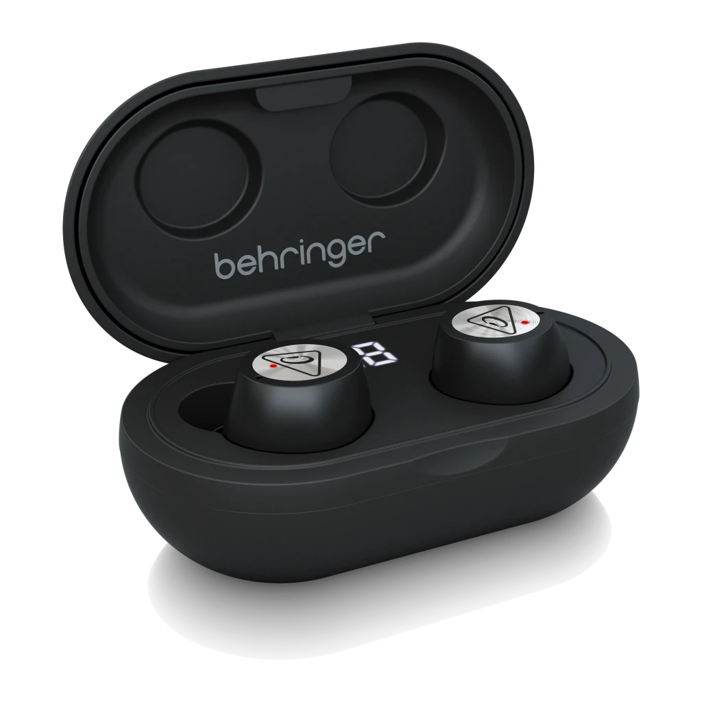 Écouteurs sans fil Behringer TRUE BUDS TWS In-Ear Bluetooth 5.0, détail: boîtier noir ouvert avec écouteurs et affichage LED