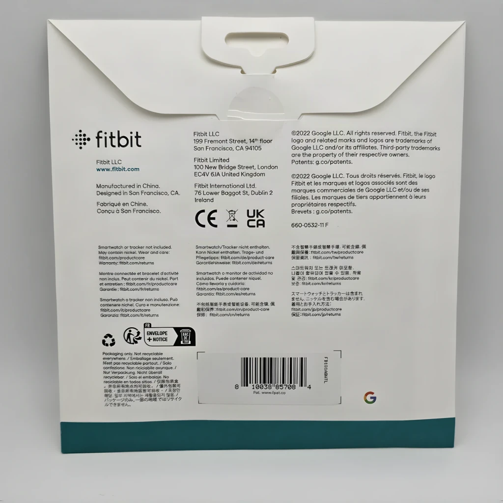 Bracelete smartwatch Fitbit Infinity Band Lunar White Large Silicone, conteúdo da caixa: verso da embalagem com texto legal