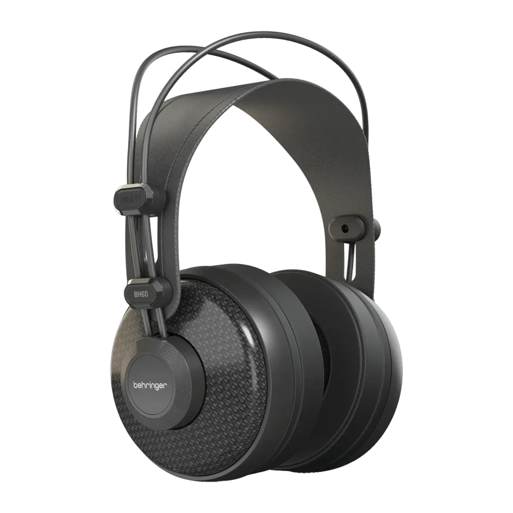 Casque Behringer BH60 Circumaural Filaire Driver 51mm, détail: coque à grille texturée et logo behringer en vue latérale 3/4