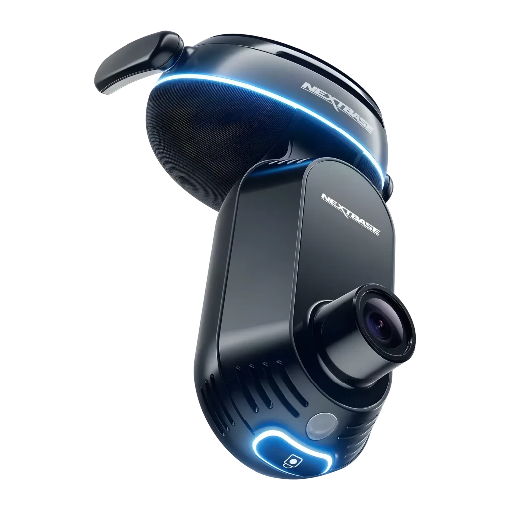 Dashcam Nextbase iQ 2K Noir 2CH 1440p GPS, détail: objectif avant et anneau LED bleu sur corps noir brillant