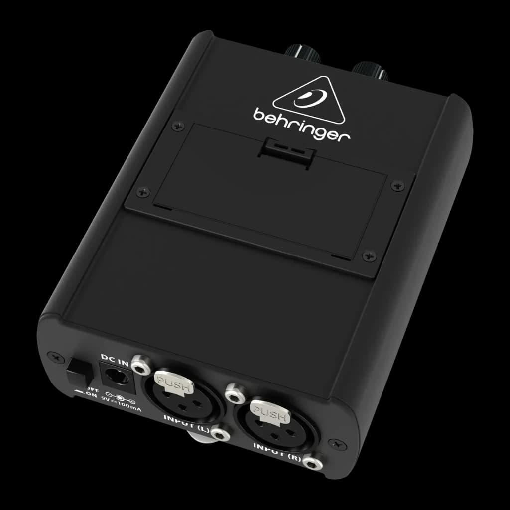 Amplificateur casque Behringer Powerplay P1 Jack 3,5mm Portable Noir, vue arrière: entrées XLR INPUT L et R, DC IN et trappe