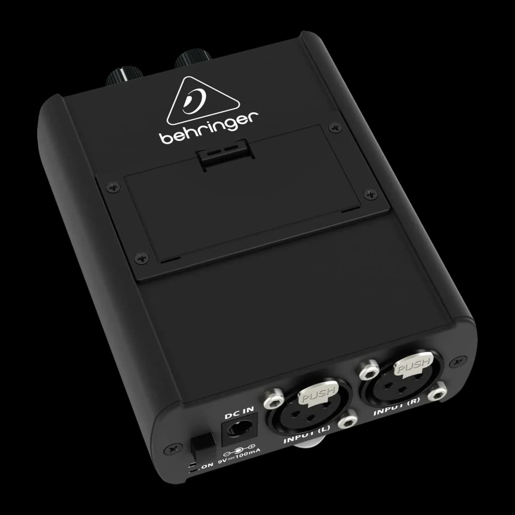 Amplificateur casque Behringer Powerplay P1 Jack 3,5mm Portable Noir, vue arrière: compartiment pile, prises XLR INPUT L R