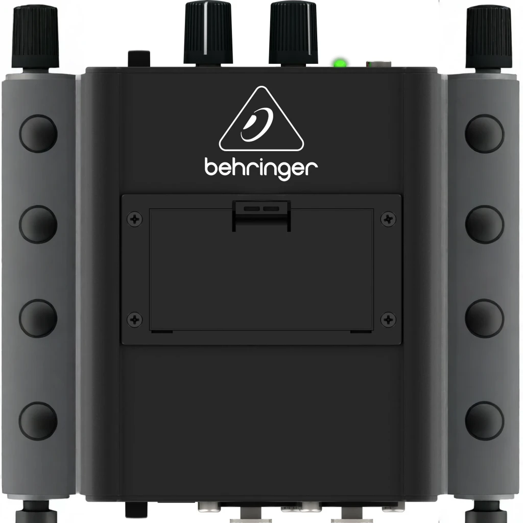 Amplificateur casque Behringer Powerplay P1 Jack 3,5mm Portable Noir, en utilisation: vue avant avec logo, compartiment